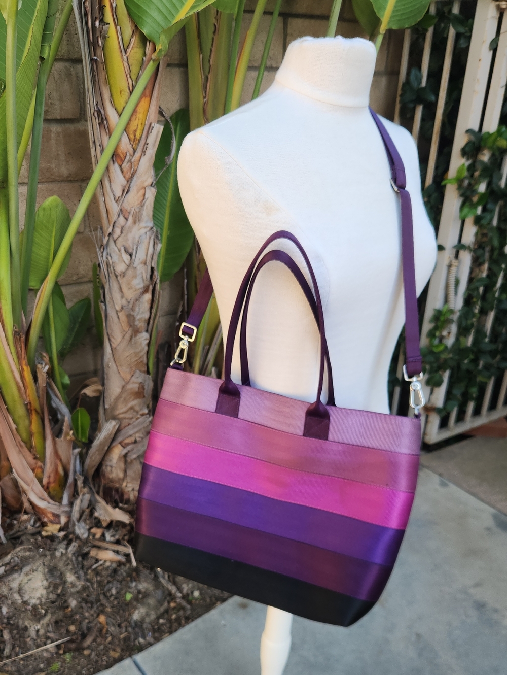 Harveys Seatbelt Purple Haze Streamline Tote Bag Purse